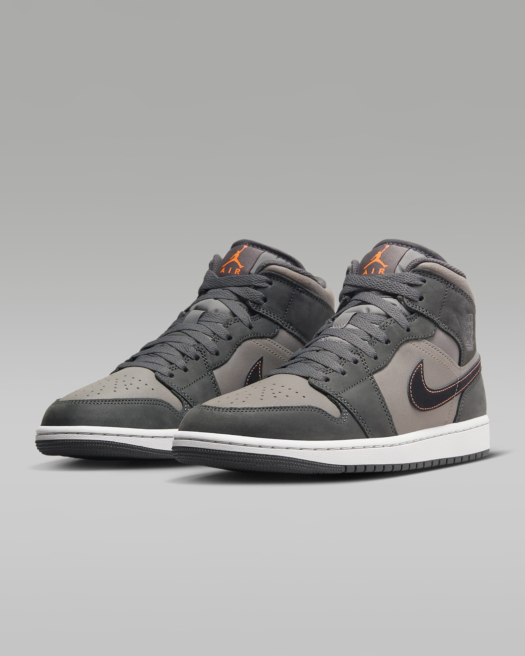 air-jordan-1-mid-se-shoes-0KTbxs4